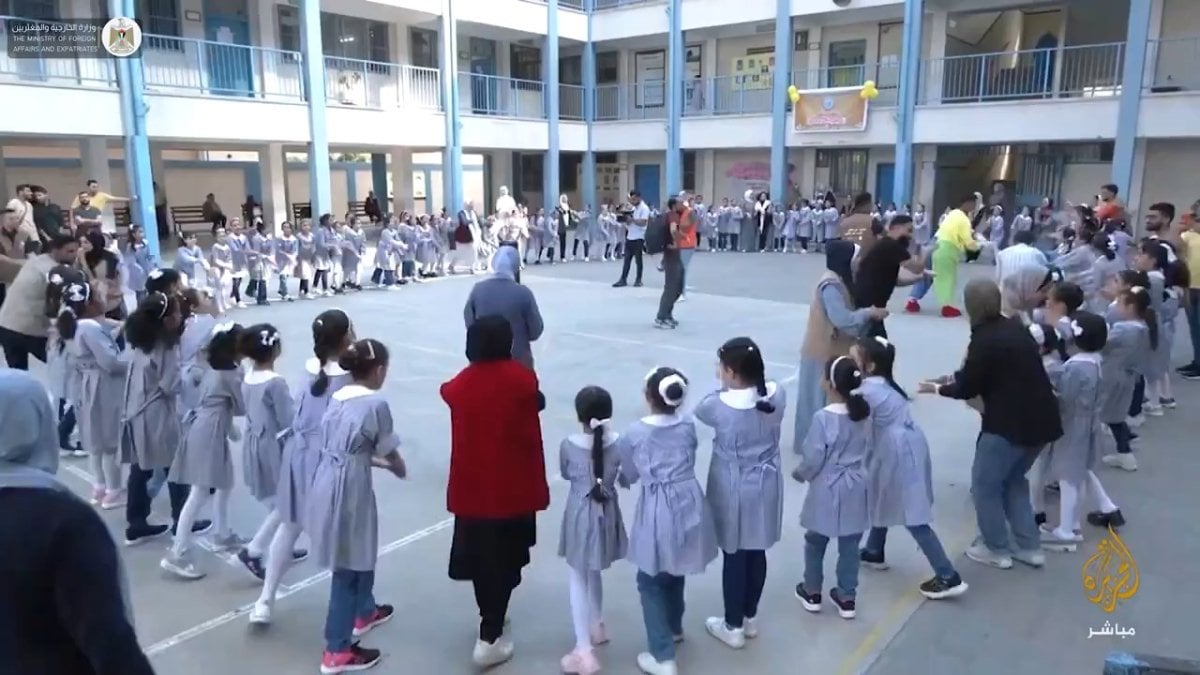 Gazze’de eğitim zorlu koşullarda tekrar başlıyor