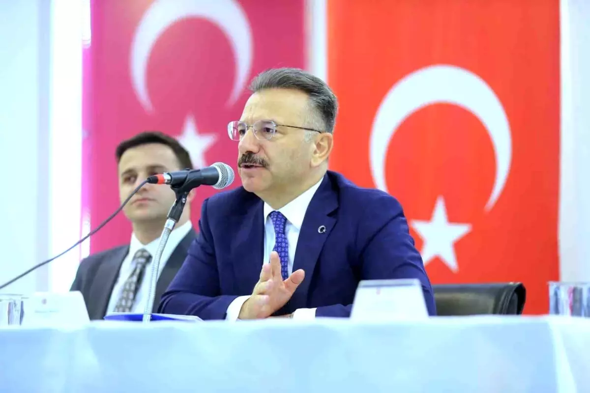 Vali Aksoy Seyitgazi’de Muhtarlar Toplantısı Düzenledi